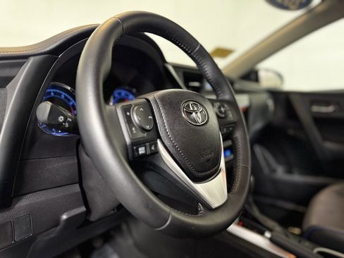 Used 2019 Toyota Corolla SE image 12