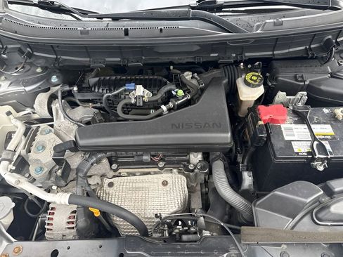 Used 2018 Nissan Rogue SV AWD/4WD image 30