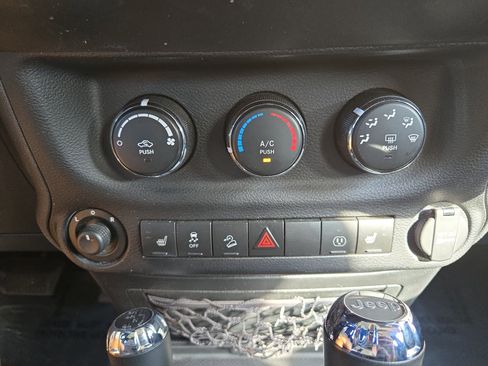 Used 2013 Jeep Wrangler Sahara w/ Dual Top Group image 16