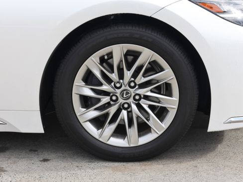 Used 2021 Lexus LS 500h image 11