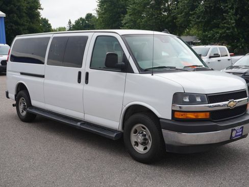 Used 2019 Chevrolet Express 3500 LT w/ LT Preferred Equipment Group RWD image 7