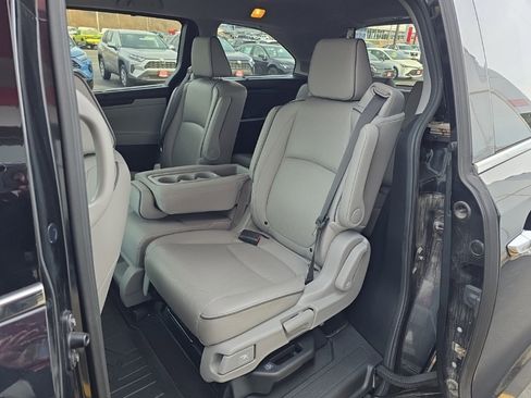 Used 2022 Honda Odyssey Elite image 13