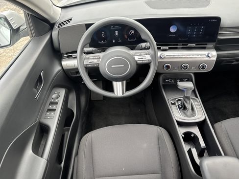Used 2025 Hyundai Kona SE FWD image 7