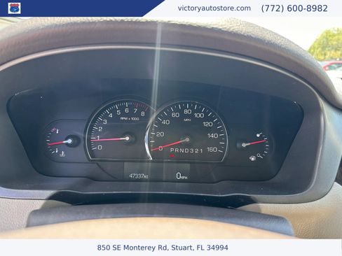 Used 2011 Cadillac DTS Premium image 29