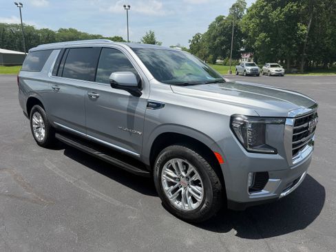 Used 2024 GMC Yukon XL SLT w/ SLT Premium Package AWD/4WD image 9