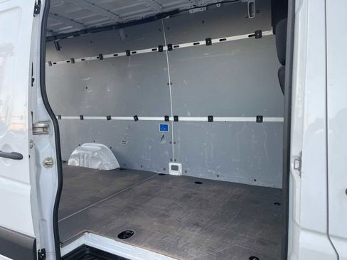 Used 2015 Freightliner Sprinter 2500 image 13