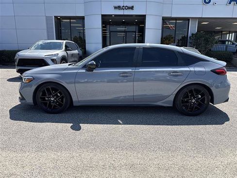 Used 2023 Honda Civic Sport image 2