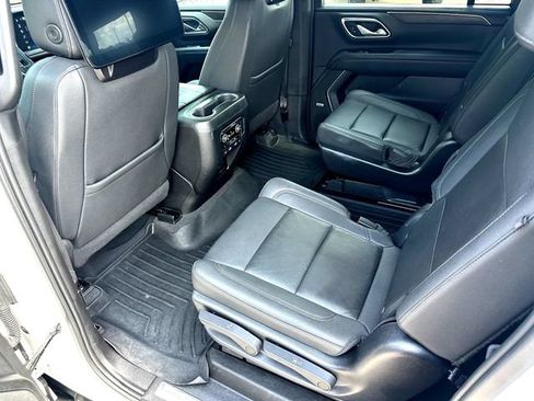 Used 2023 Chevrolet Suburban Z71 w/ Z71 Off-Road Package AWD/4WD image 22