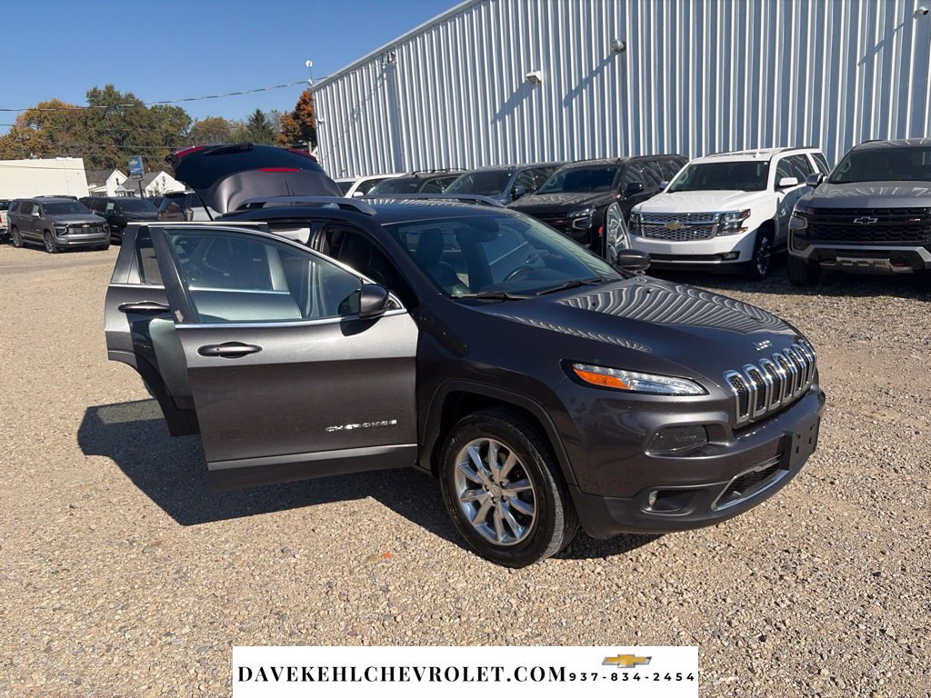 Used 2015 Jeep Cherokee Limited w/ Luxury Group AWD/4WD image 32
