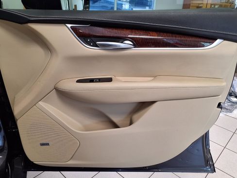 Used 2019 Cadillac XT5 Luxury FWD image 12