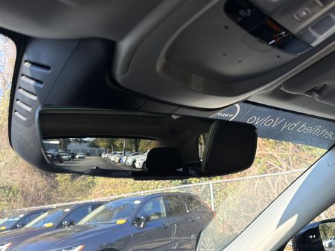 Certified 2025 Volvo XC60 B5 Plus w/ Climate Package image 27