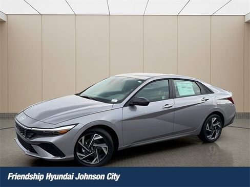 New 2025 Hyundai Elantra SEL image 1