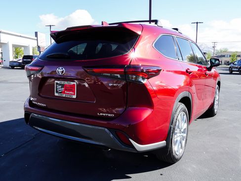 Used 2025 Toyota Highlander Limited image 8