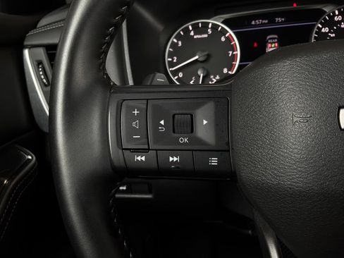 Used 2025 Nissan Rogue SV FWD image 33
