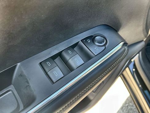 Used 2025 GMC Acadia Elevation image 22