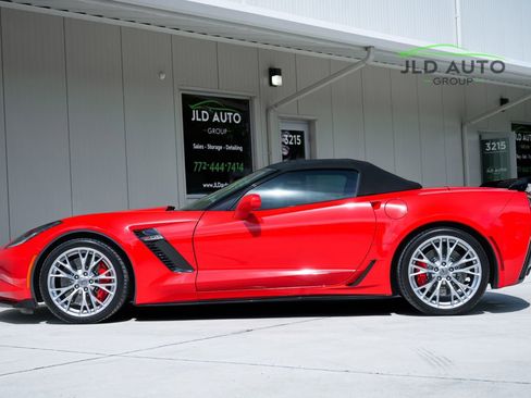 Used 2016 Chevrolet Corvette Z06 w/ 3LZ Preferred Equipment Group image 6