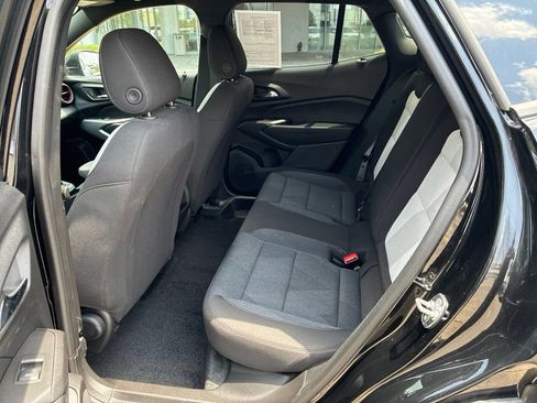 Used 2024 Chevrolet Trax RS FWD image 14