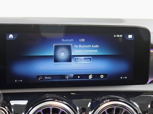 Used 2022 Mercedes-Benz CLA 250 4MATIC image 20