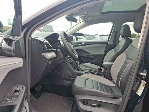 Used 2023 Volkswagen Taos SEL image 13