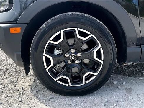 Used 2025 Ford Bronco Sport Outer Banks w/ Outer Banks Tech Package+ AWD/4WD image 8