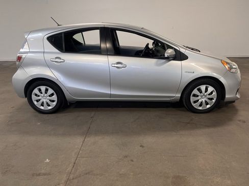 Used 2013 Toyota Prius C Three image 2