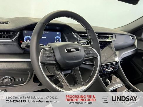 New 2025 Jeep Grand Cherokee Laredo w/ Luxury Tech Group I image 23