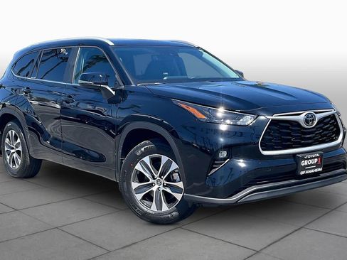 New 2026 Toyota Highlander XLE AWD/4WD image 2
