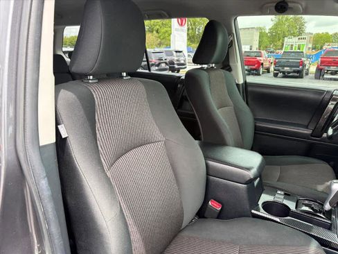 Used 2022 Toyota 4Runner TRD Off-Road AWD/4WD image 5