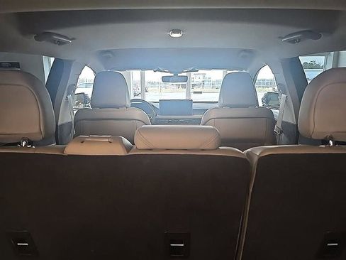 Used 2023 Lincoln Nautilus AWD w/ Premium Package image 34