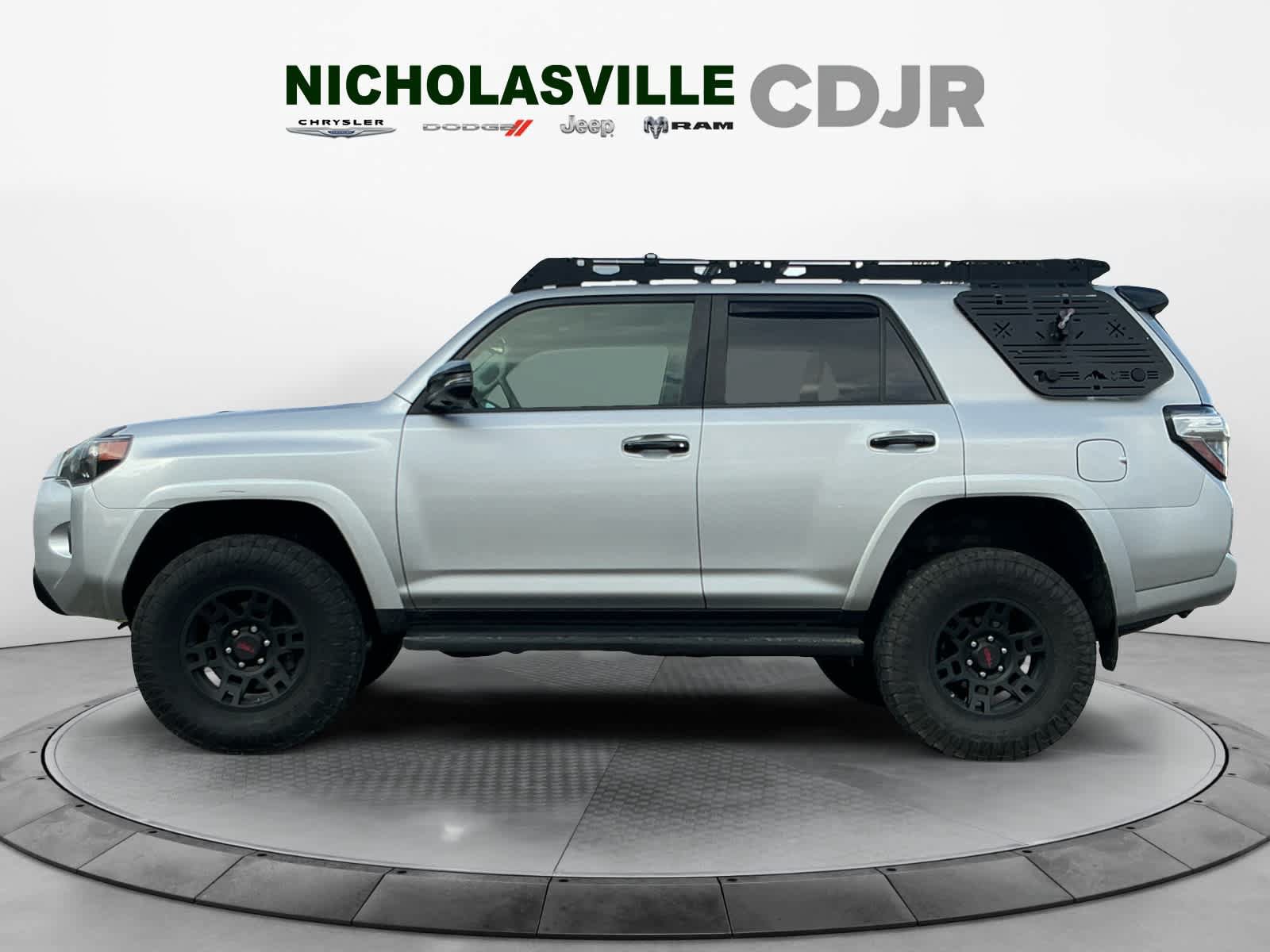 Used 2021 Toyota 4Runner Venture w/ Moonroof Package AWD/4WD image 2
