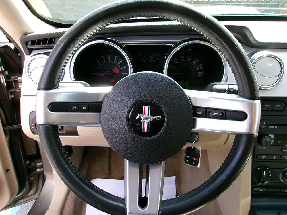 Used 2005 Ford Mustang GT RWD image 10