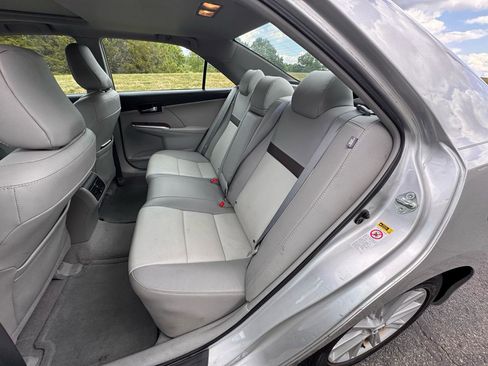 Used 2012 Toyota Camry XLE w/ Leather Pkg FWD image 14