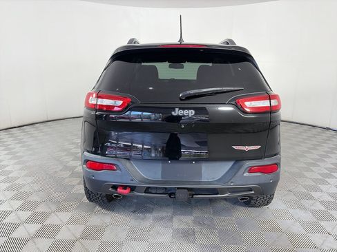 Used 2017 Jeep Cherokee Trailhawk w/ Trailer Tow Group AWD/4WD image 6