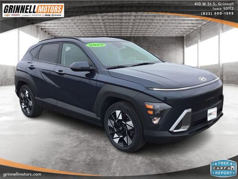 Used 2025 Hyundai Kona SEL image 3