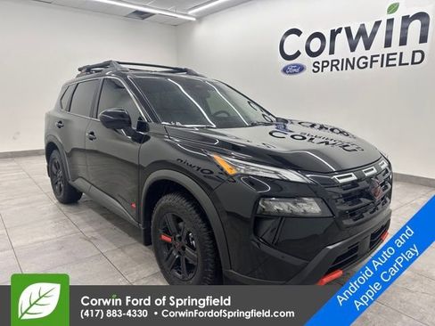 Used 2025 Nissan Rogue SV image 6