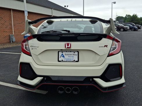 Used 2018 Honda Civic Type R image 5