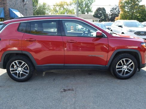 Used 2020 Jeep Compass Latitude w/ Popular Equipment Group FWD image 4
