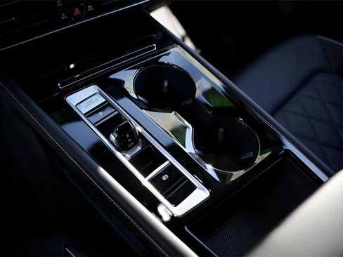 Used 2024 Volkswagen Atlas Cross Sport SEL Premium R-Line image 18