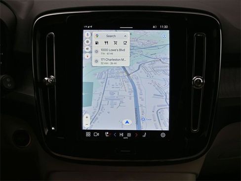 Used 2025 Volvo XC40 B5 Plus w/ Protection Package Premier image 14