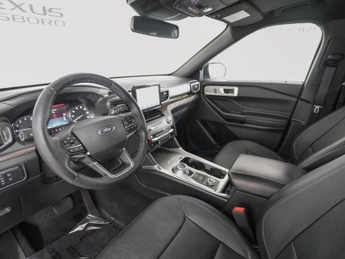 Used 2020 Ford Explorer Limited w/ Class III Trailer Tow Package image 10