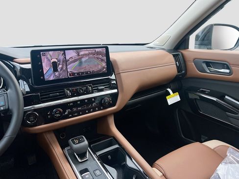 New 2026 Nissan Pathfinder Platinum w/ Cargo Package image 24