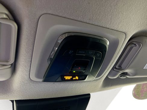 Used 2024 Toyota Corolla Cross LE image 22