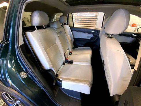 Used 2019 Volkswagen Tiguan SE w/ Panoramic Sunroof Package image 38