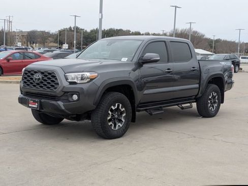 Used 2023 Toyota Tacoma TRD Off-Road image 10