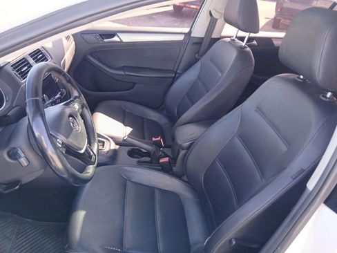 Used 2017 Volkswagen Jetta SE image 12