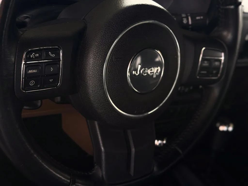 Used 2011 Jeep Wrangler Unlimited Rubicon w/ Dual Top Group AWD/4WD image 41