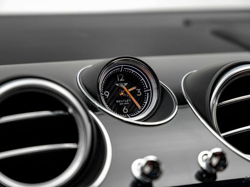 Used 2019 Bentley Bentayga image 66