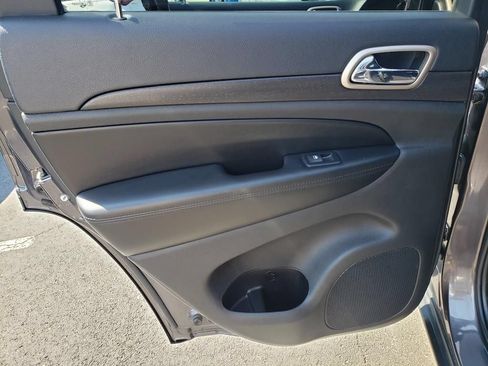 Used 2016 Jeep Grand Cherokee Laredo w/ Quick Order Package 23E AWD/4WD image 33