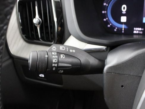 Certified 2025 Volvo XC60 B5 Plus image 20