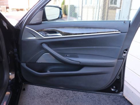 Used 2019 BMW 530i w/ Convenience Package image 41